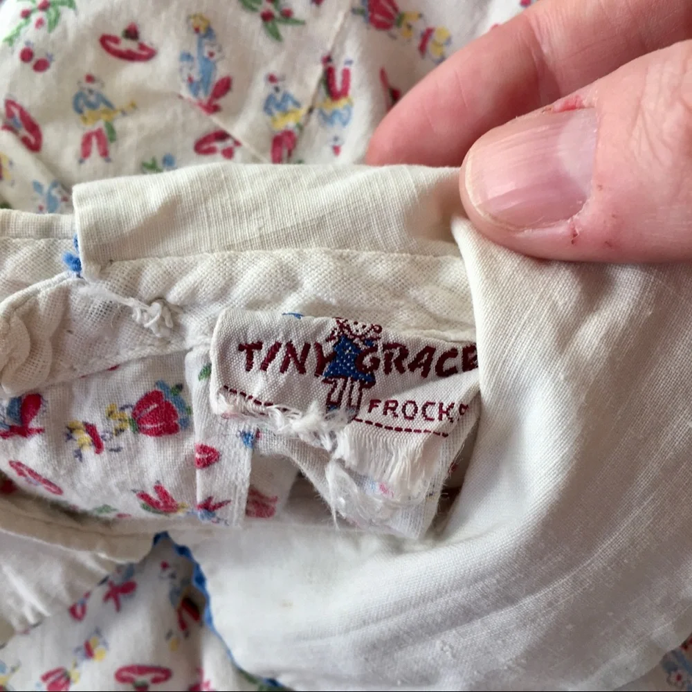 SOLD :: Vintage 40s Novelty Print Peter Pan Collar Dress - Picture 7 of 7